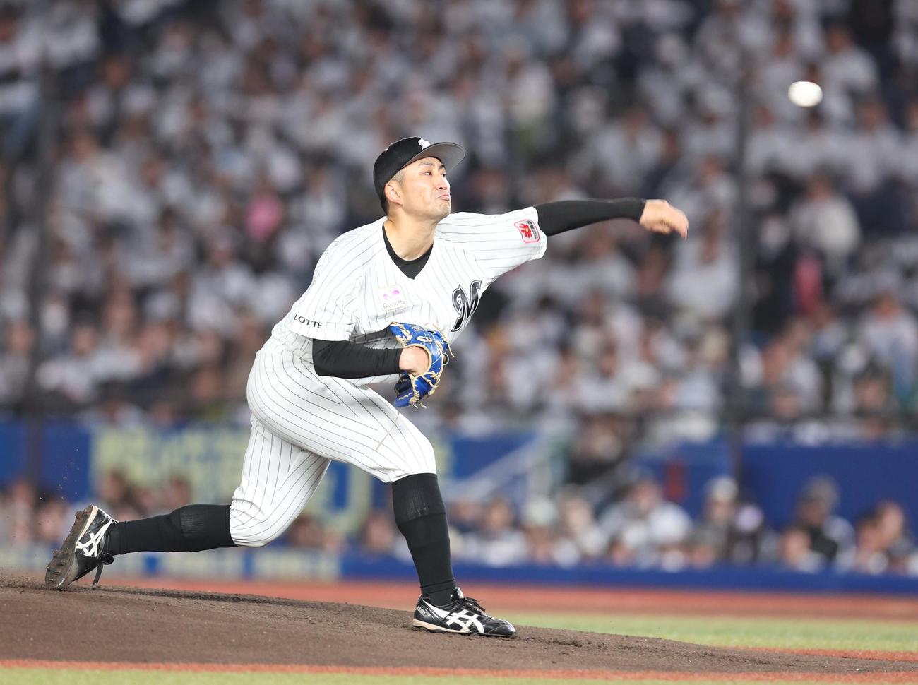 ロッテ対日本ハム　ロッテ先発の小島（撮影・黒川智章）