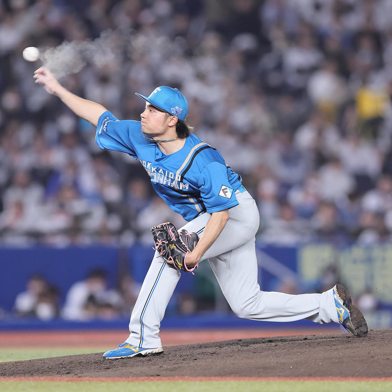 ロッテ対日本ハム　日本ハム先発の伊藤（撮影・足立雅史）
