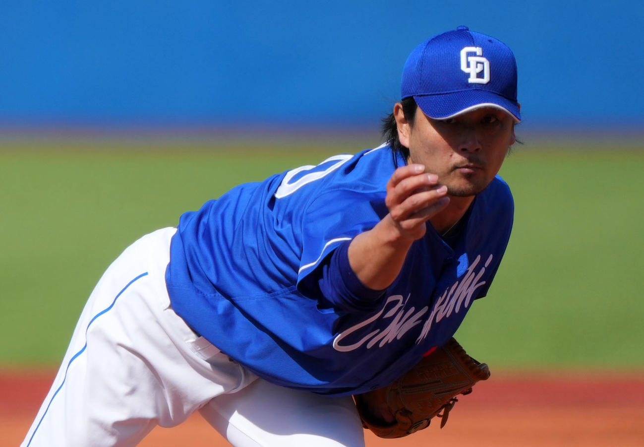 ヤクルト対中日　力投する中日先発の涌（撮影・横山健太）