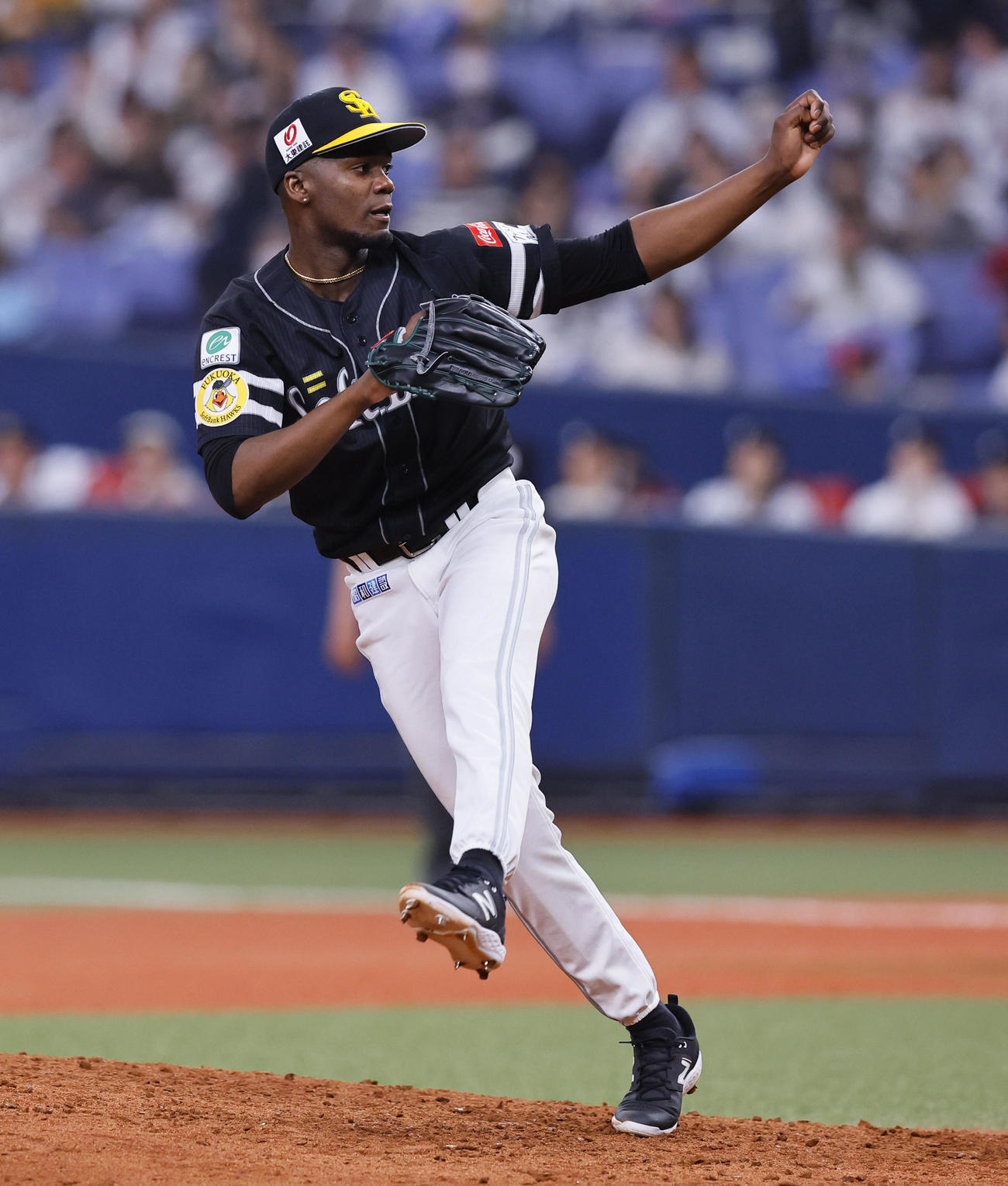 オリックス対ソフトバンク　7回、力投を見せるソフトバンクのモイネロ（撮影・藤尾明華）