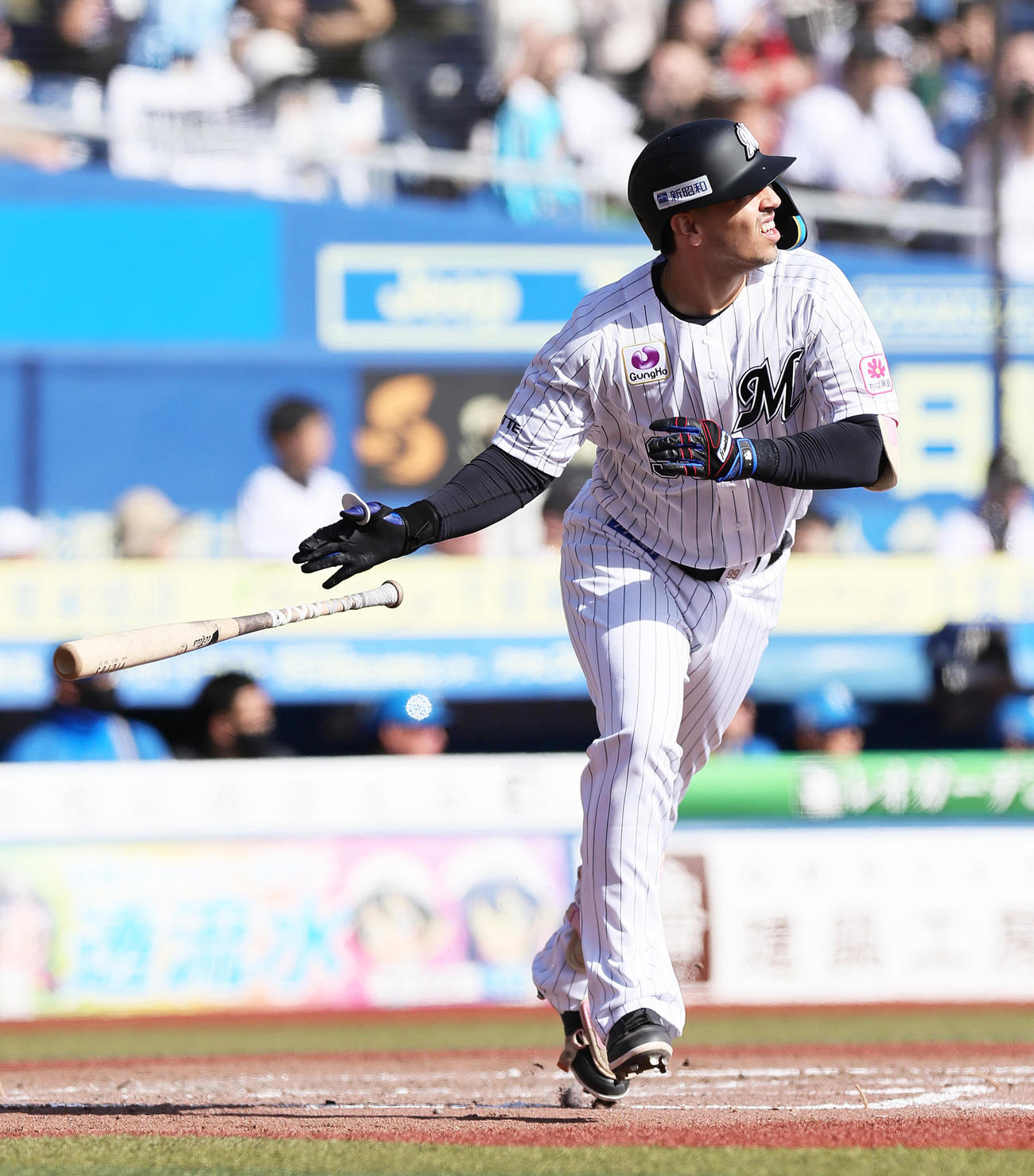 ロッテ対日本ハム　4回裏ロッテ無死一、三塁、ソトは中越え2点適時二塁打を放つ（撮影・足立雅史）