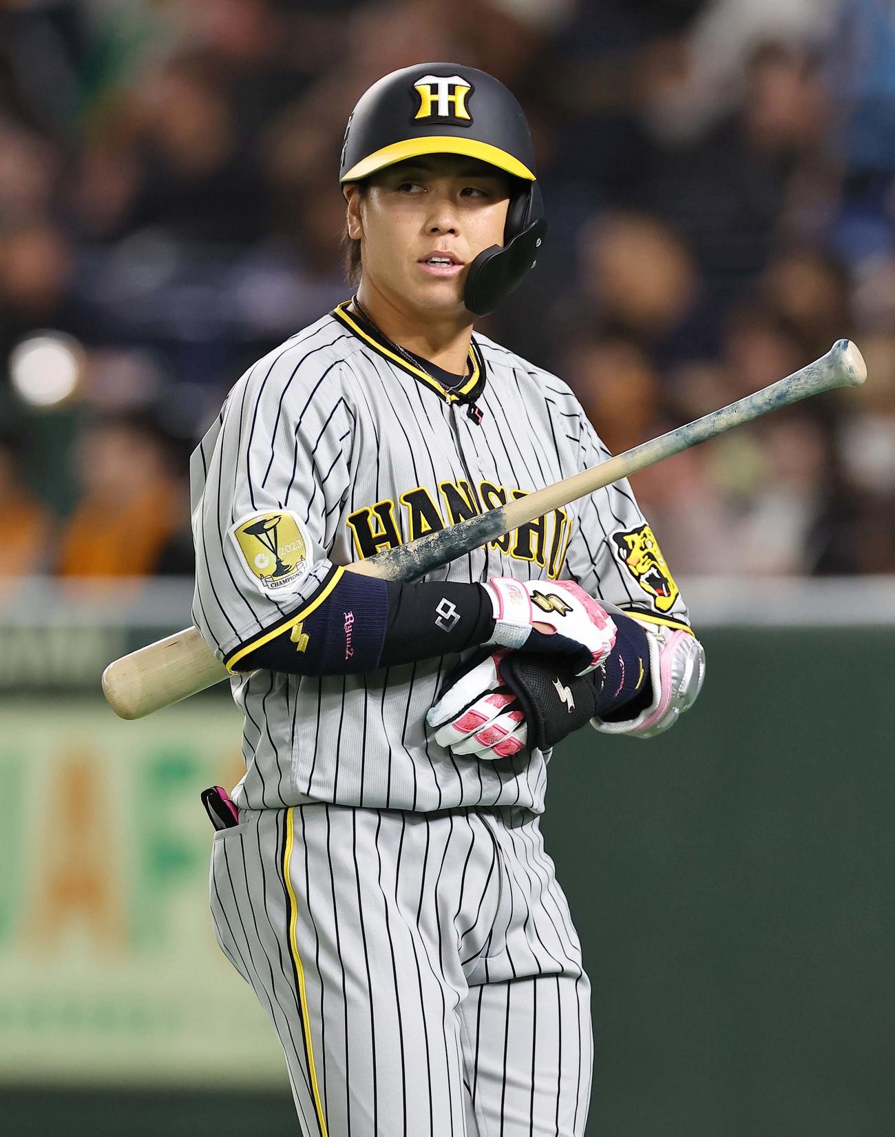 巨人対阪神　7回表阪神無死二塁、代打梅野は三振に倒れる（撮影・上田博志）
