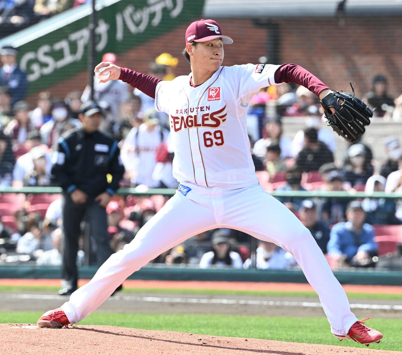 楽天対西武　力投する楽天先発の内（撮影・山崎安昭）