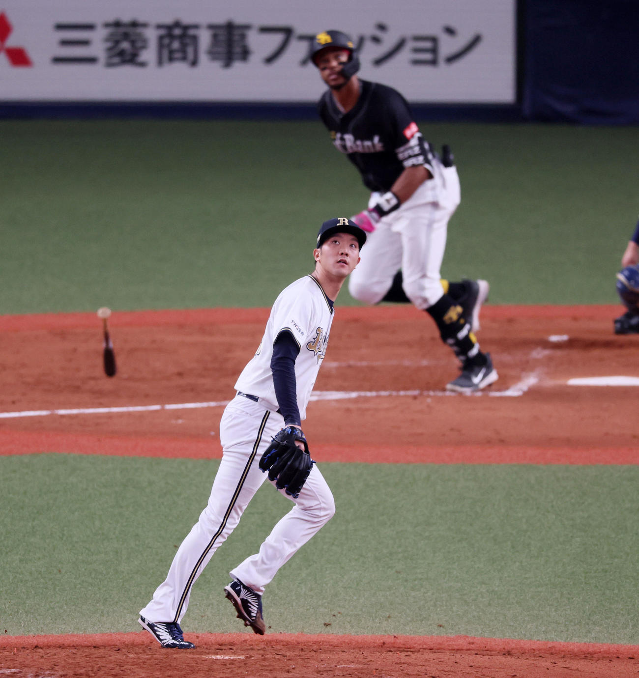 オリックス対ソフトバンク　5回表ソフトバンク1死、田嶋はウォーカーに中越えソロ本塁打を浴びる（撮影・加藤哉）