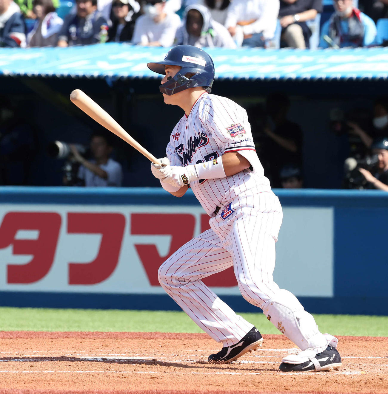 ヤクルト対中日　1回裏ヤクルト1死満塁、中村は左前に2点適時打を放つ（撮影・丹羽敏通）