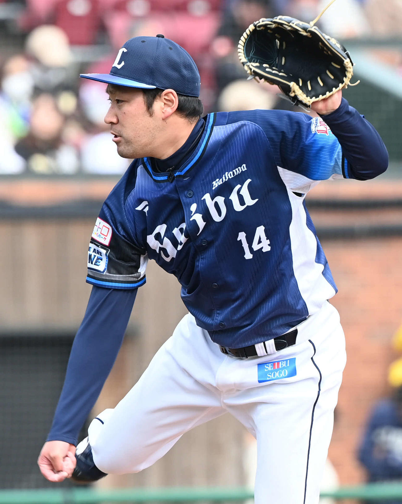 楽天対西武　西武2番手で登板する増田（撮影・山崎安昭）