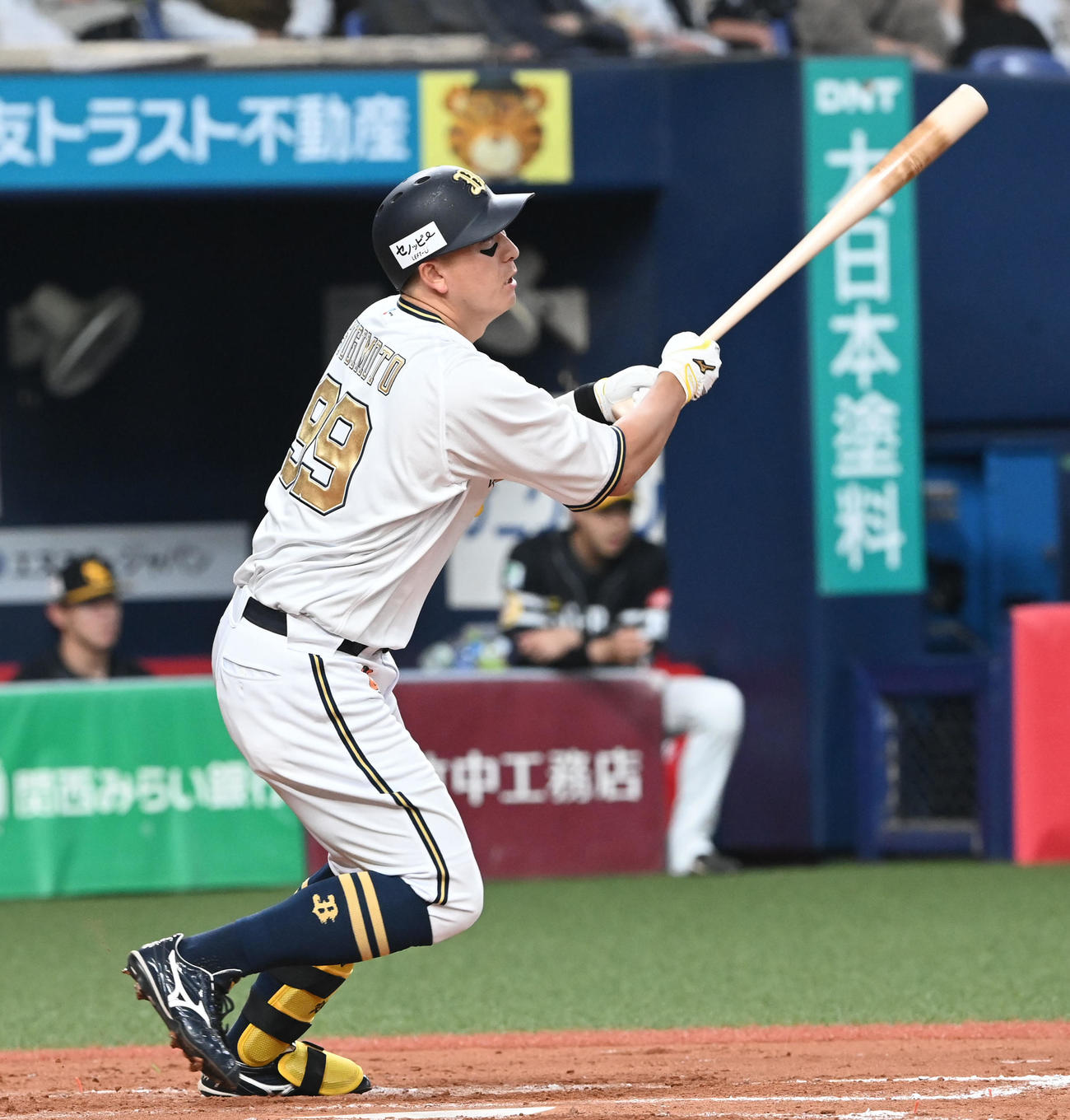 オリックス対ソフトバンク　8回裏オリックス無死一塁、杉本は右適時二塁打を放つ（撮影・前岡正明）