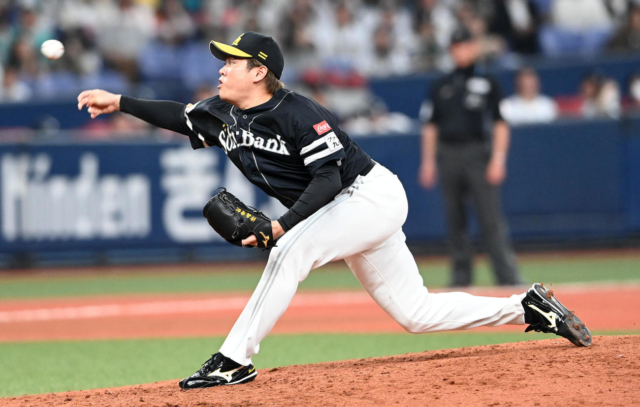 オリックス対ソフトバンク　ソフトバンク2番手の津森（撮影・前岡正明）