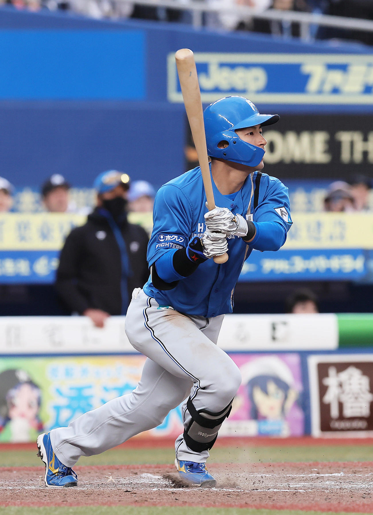 ロッテ対日本ハム　9回表日本ハム1死三塁、水野は右前適時打を放つ（撮影・足立雅史）