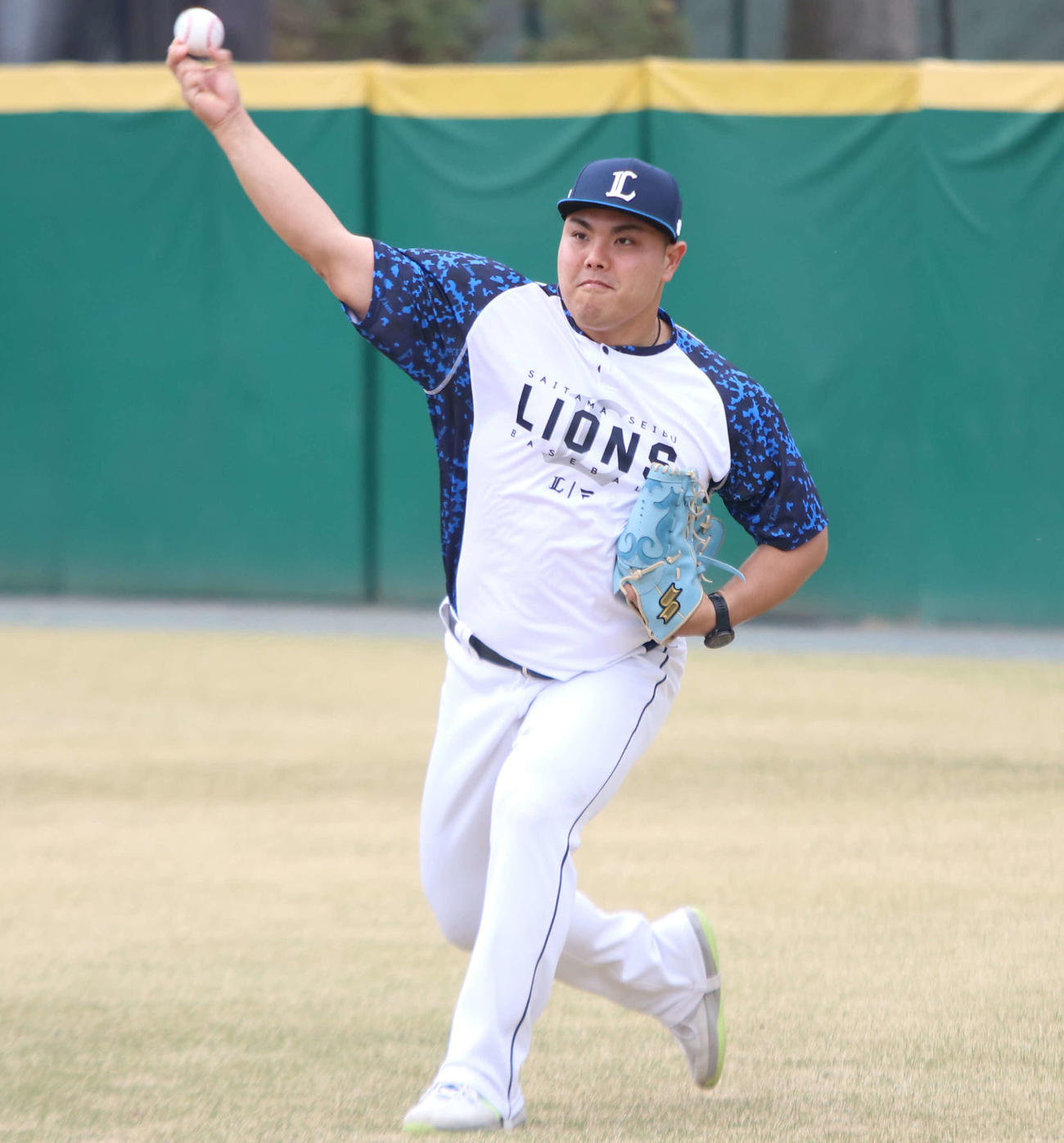 2日オリックス戦で今季初先発予定の西武平良（撮影・山崎純一）