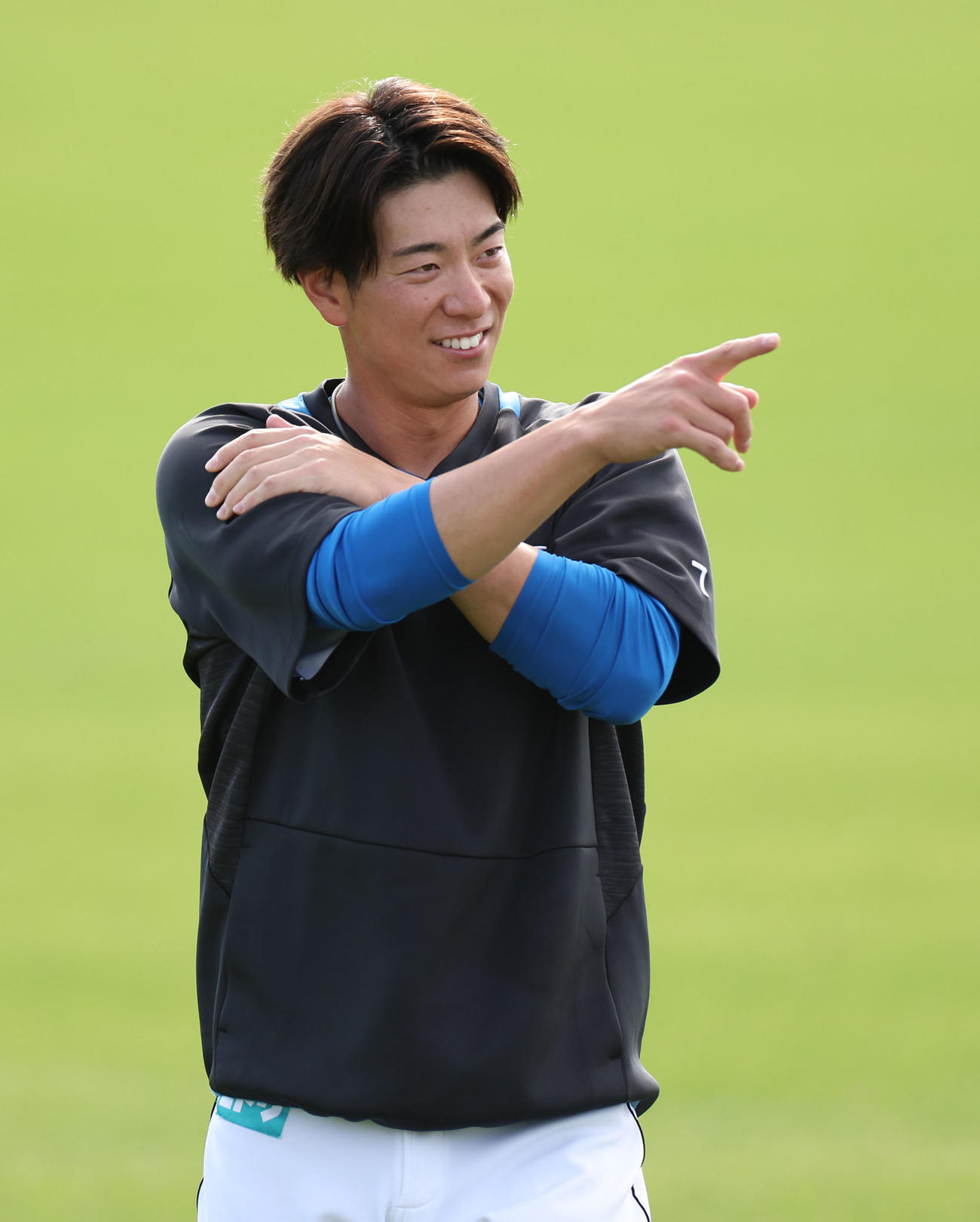 笑顔を見せる日本ハム松本剛（2024年2月撮影）