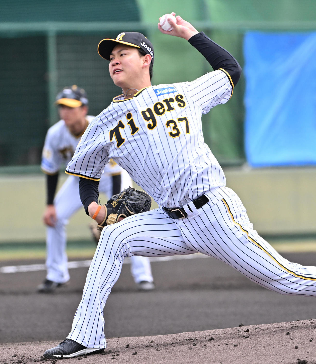 阪神対中日　阪神先発の及川（撮影・石井愛子）