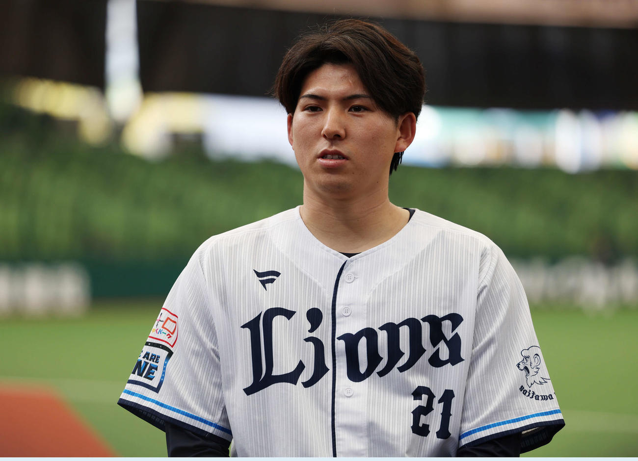 西武対オリックス　試合前練習を終え、記者の質問に答える西武武内（撮影・宮地輝）