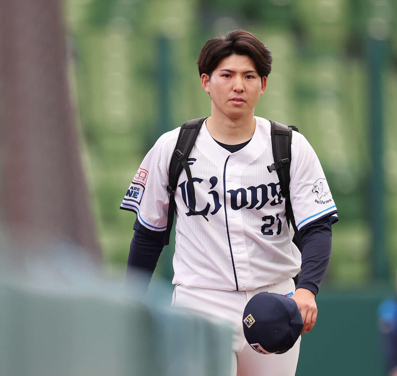 西武対オリックス　試合前練習を終え、引き揚げる西武武内（撮影・宮地輝）