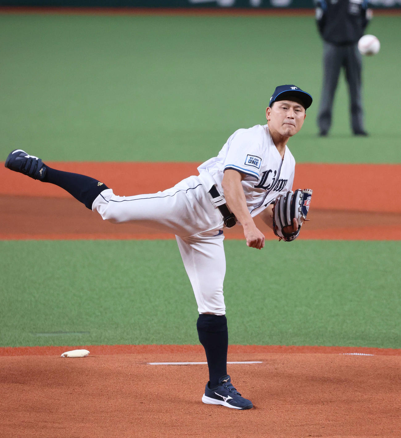 西武対オリックス　始球式を行ったオードリー春日俊彰（撮影・河野匠）