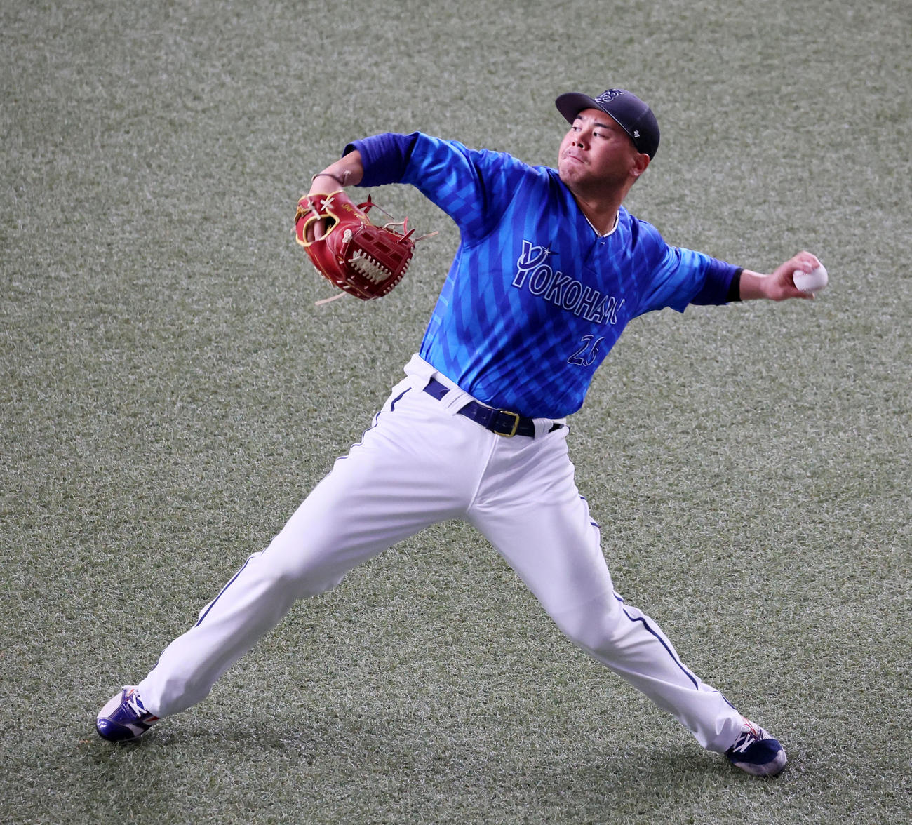 阪神対DeNA　練習でキャッチボールする浜口（撮影・加藤哉）