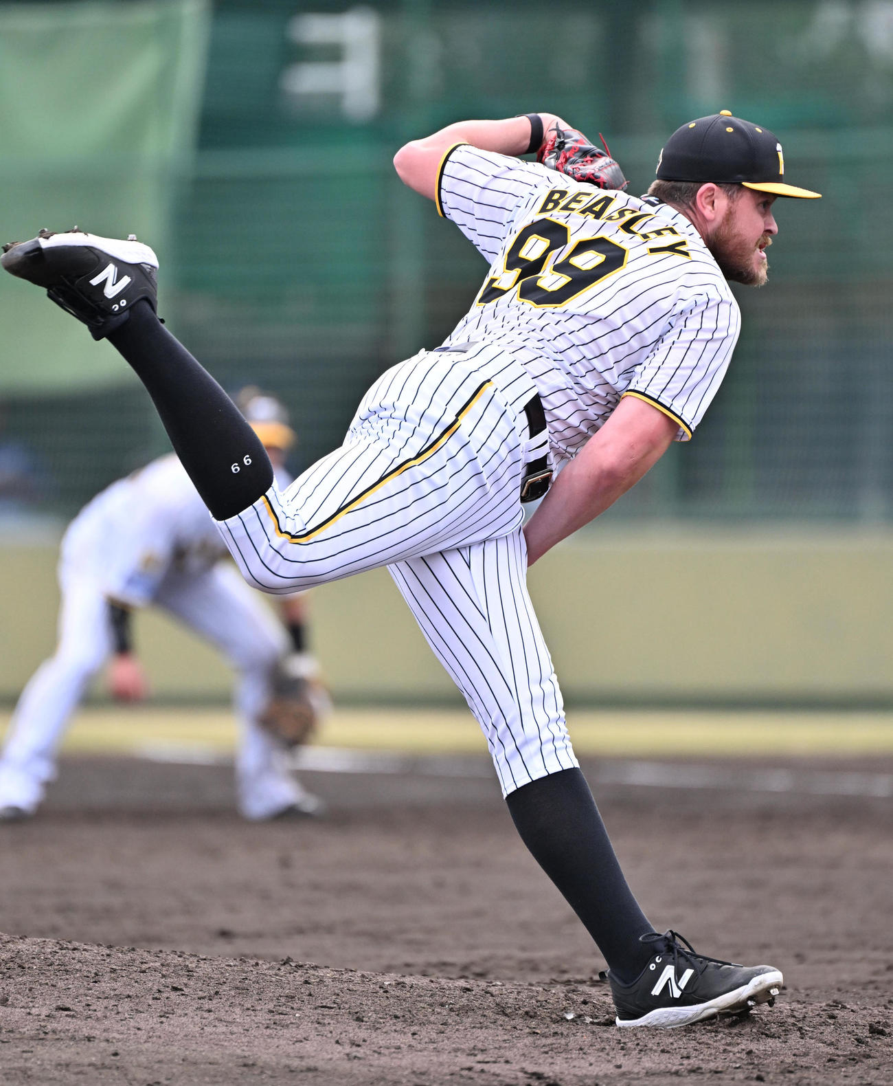 阪神対中日　阪神5番手のビーズリー（撮影・石井愛子）