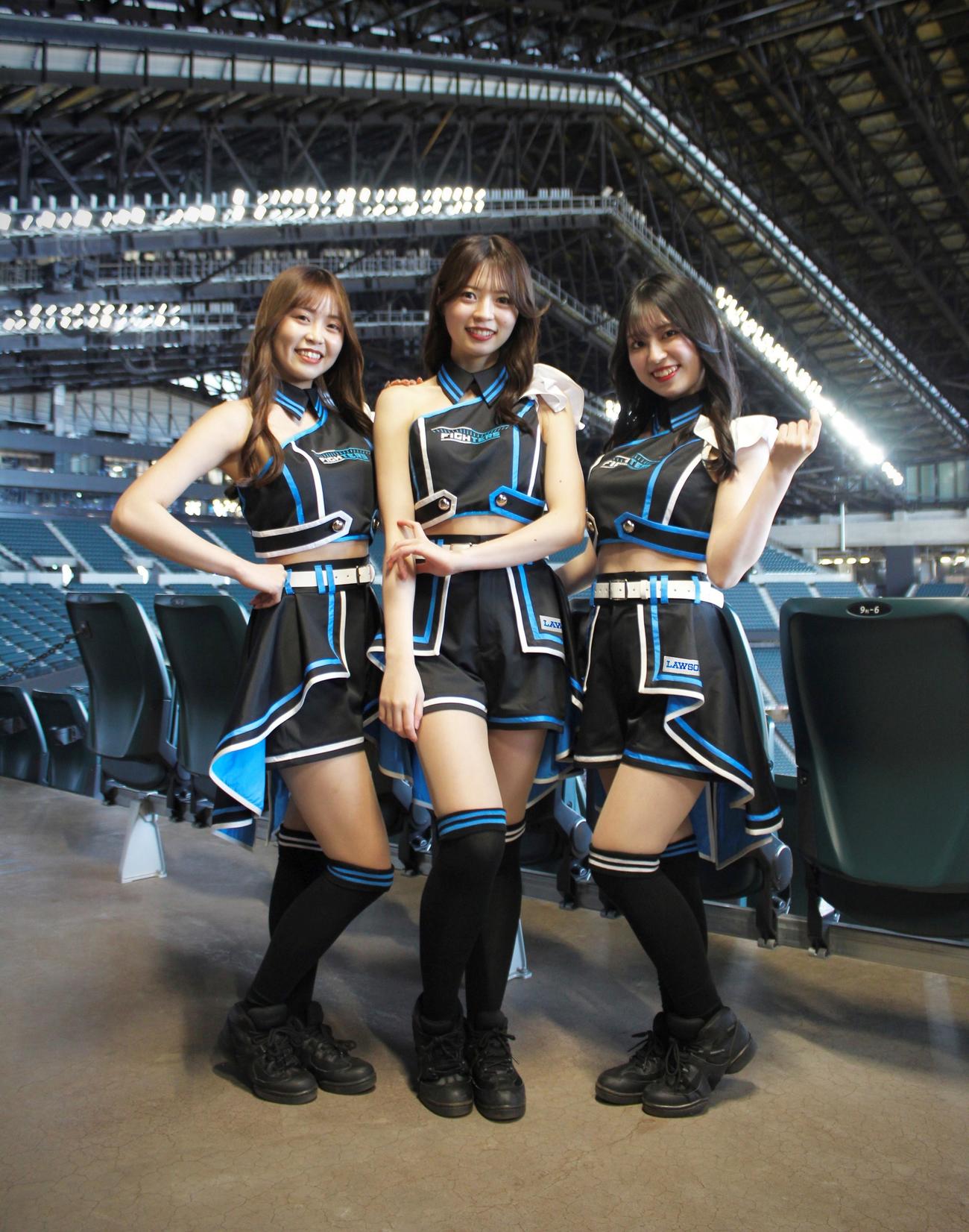「エスコンフィールドHOKKAIDO1周年シリーズ」でファイターズガールが着用する限定衣装（球団提供）