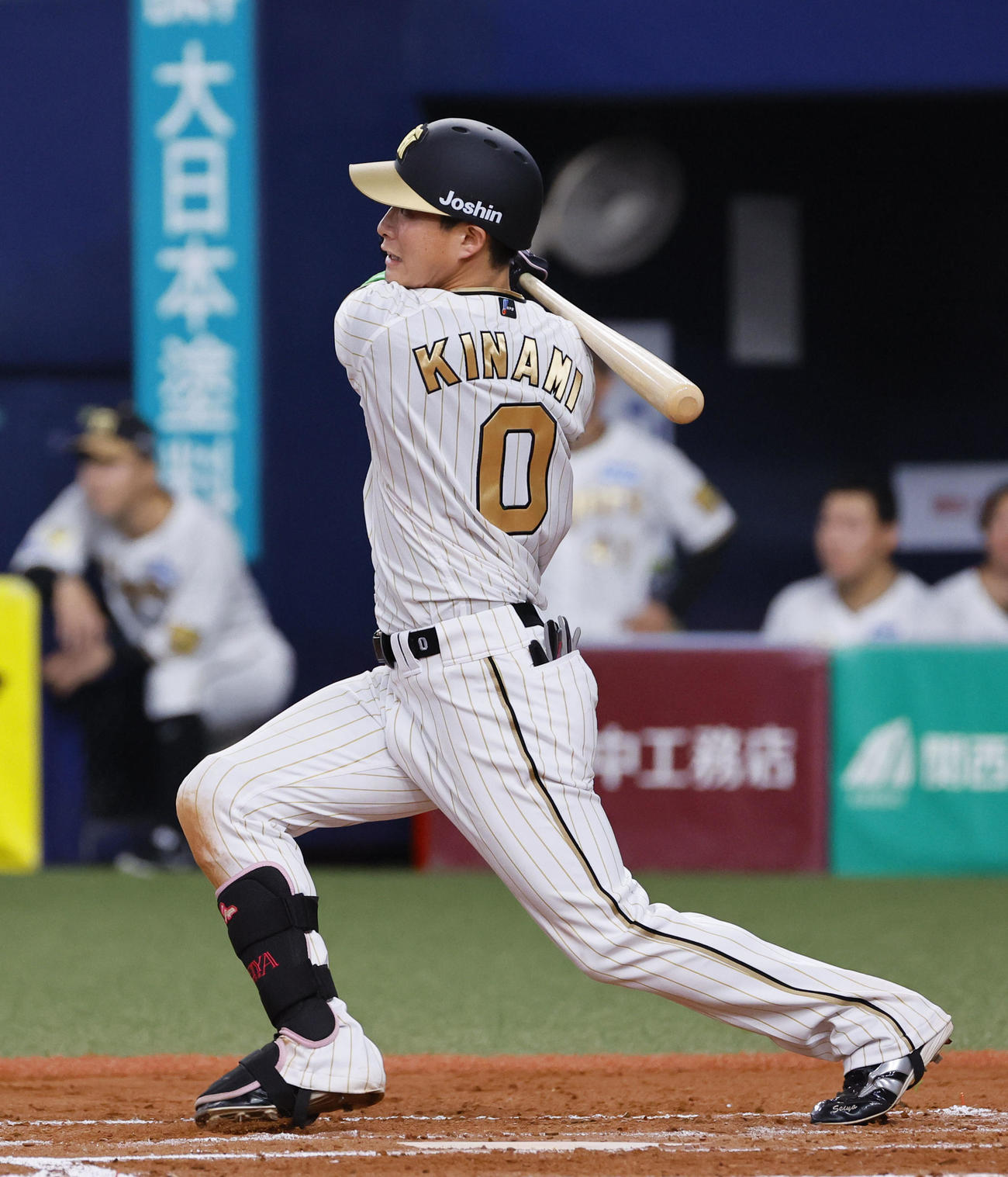 阪神対DeNA 7回裏阪神2死、木浪は右越えに本塁打を放つ（撮影・藤尾明華）
