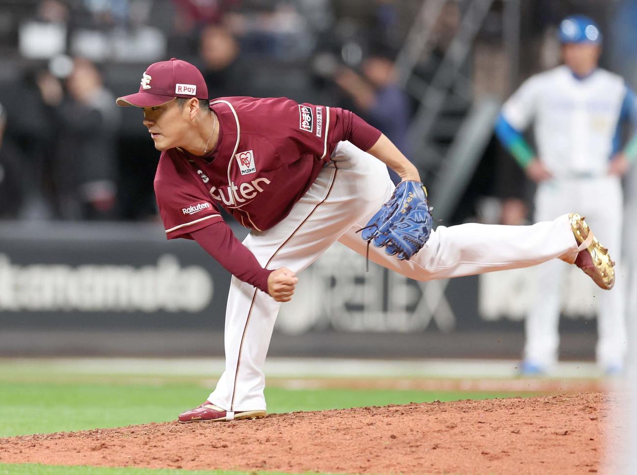 日本ハム対楽天　9回に登板の則本（撮影・黒川智章）