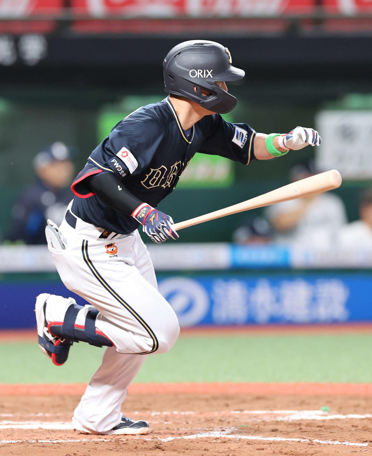 西武対オリックス　7回表オリックス無死一、二塁、左前に適時打を放つ西川（撮影・河野匠）