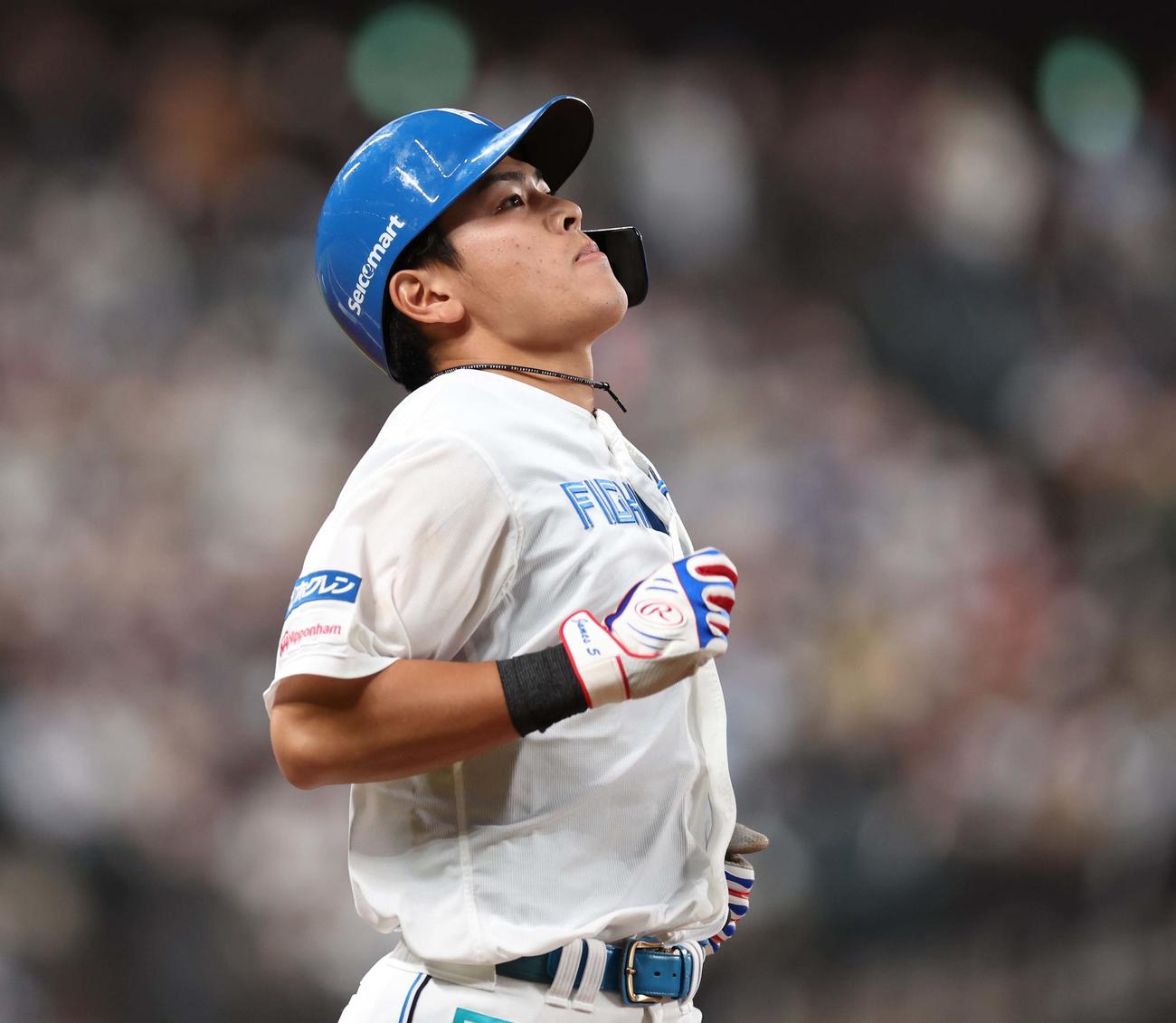 日本ハム対楽天　7回裏日本ハム2死満塁、三ゴロに終わり悔しがる野村（撮影・黒川智章）