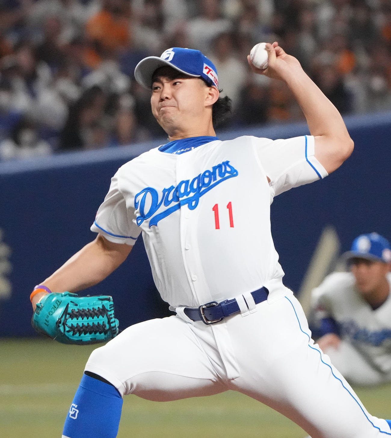 中日対巨人　力投する中日先発の小笠原（撮影・森本幸一）