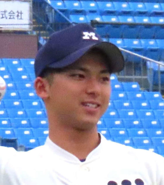 明大対日立製作所　ベンチ入りした明大・宗山（撮影・黒須亮）