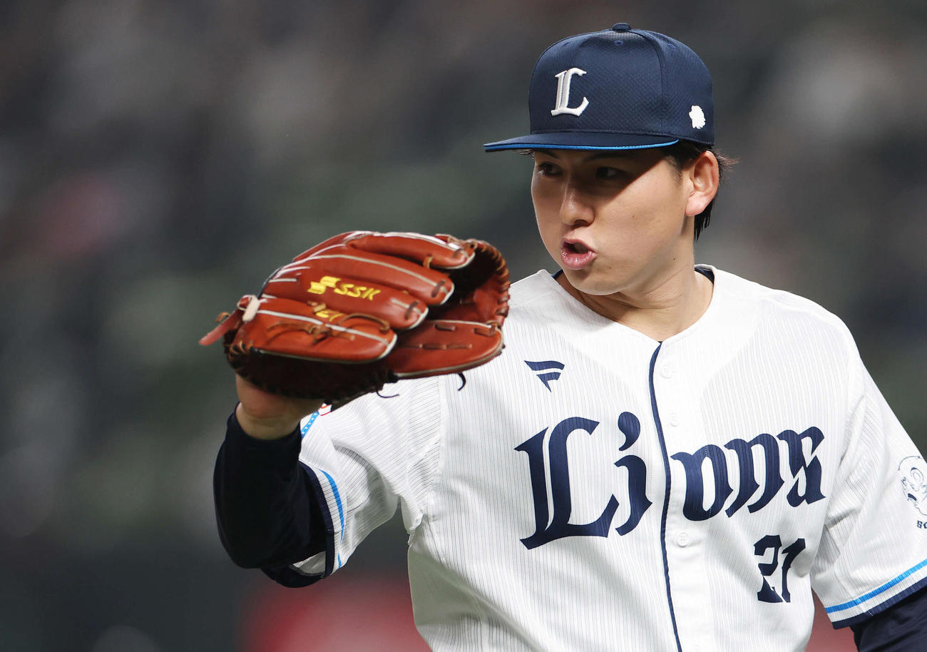 西武対オリックス　2回表を3者凡退に抑えた先発武内（撮影・宮地輝）