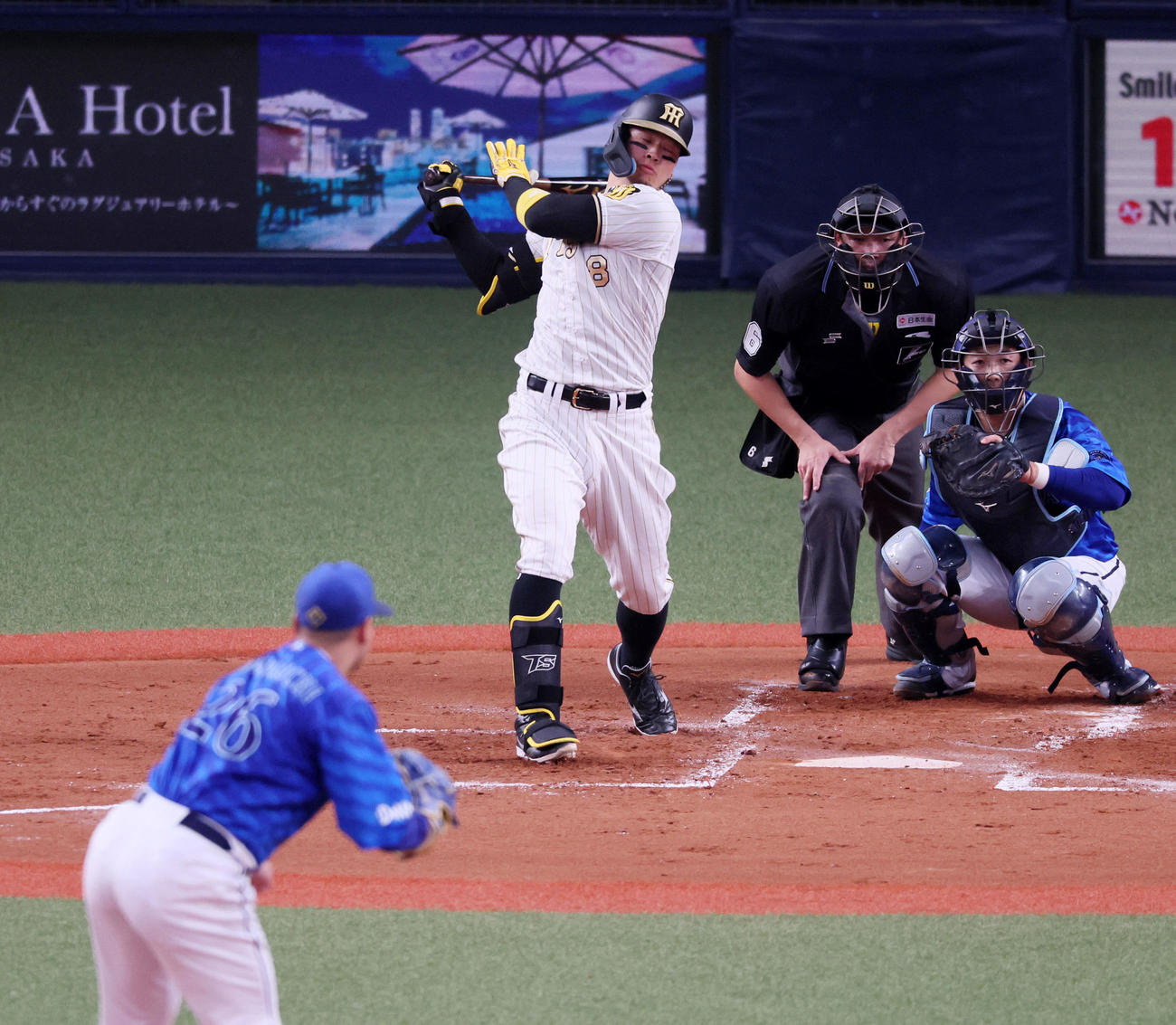 阪神対DeNA 2回裏阪神1死、佐藤輝は三振に倒れる。投手は浜口（撮影・加藤哉）