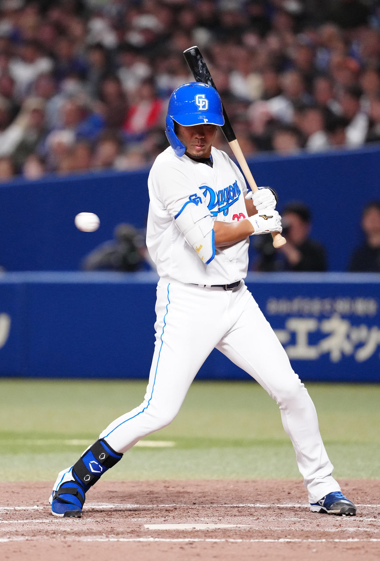中日対巨人　4回裏中日2死一、二塁、四球を選ぶ大野（撮影・江口和貴）