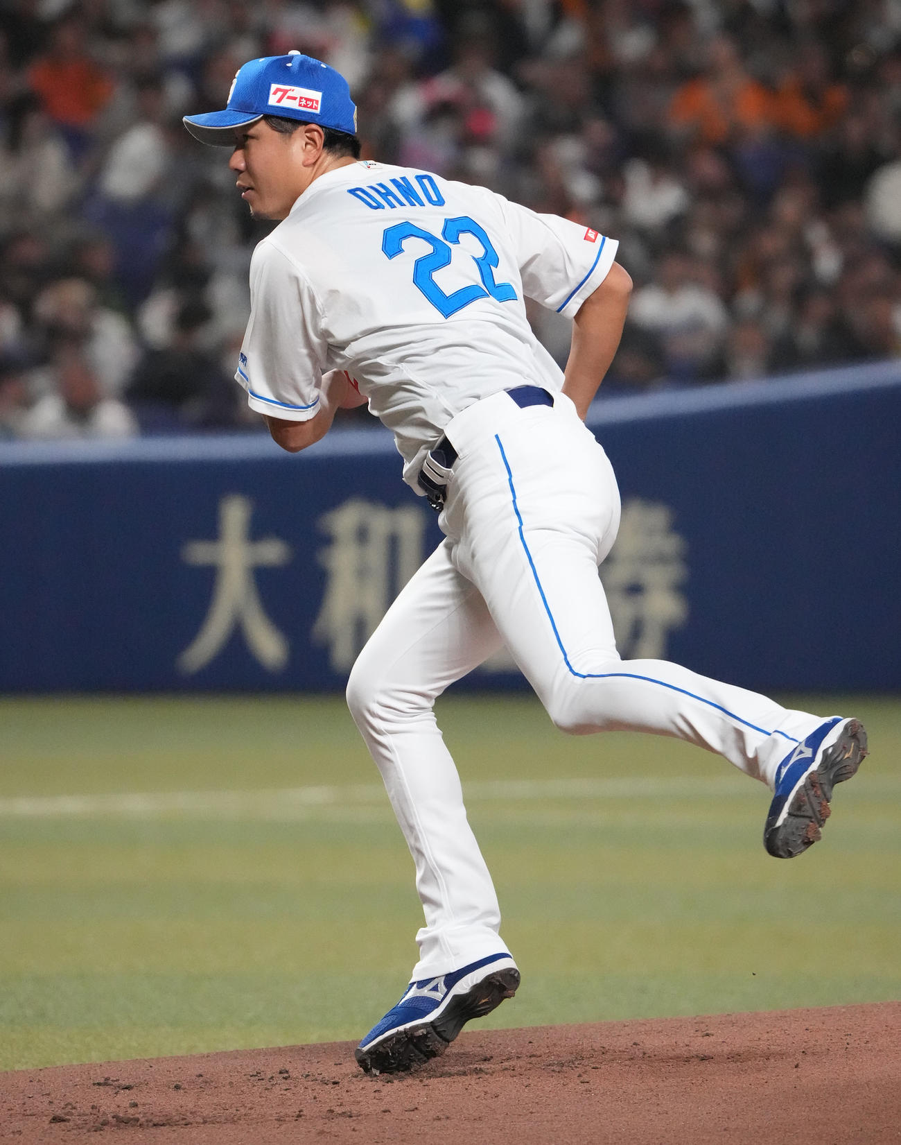中日対巨人　1回表、登板する中日先発の大野（撮影・森本幸一）
