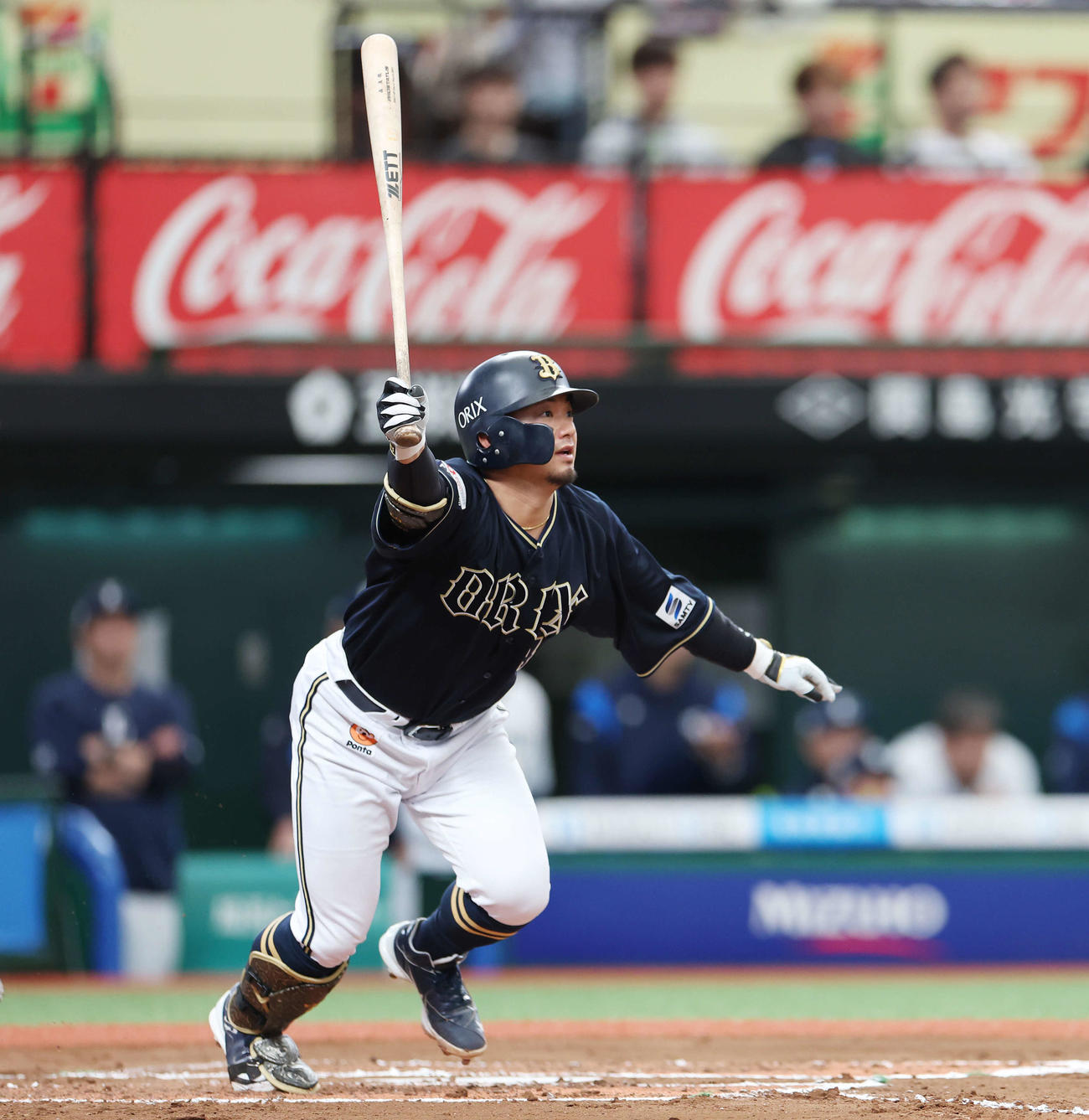 西武対オリックス　6回表オリックス2死二塁、右適時打を放つ森（撮影・宮地輝）