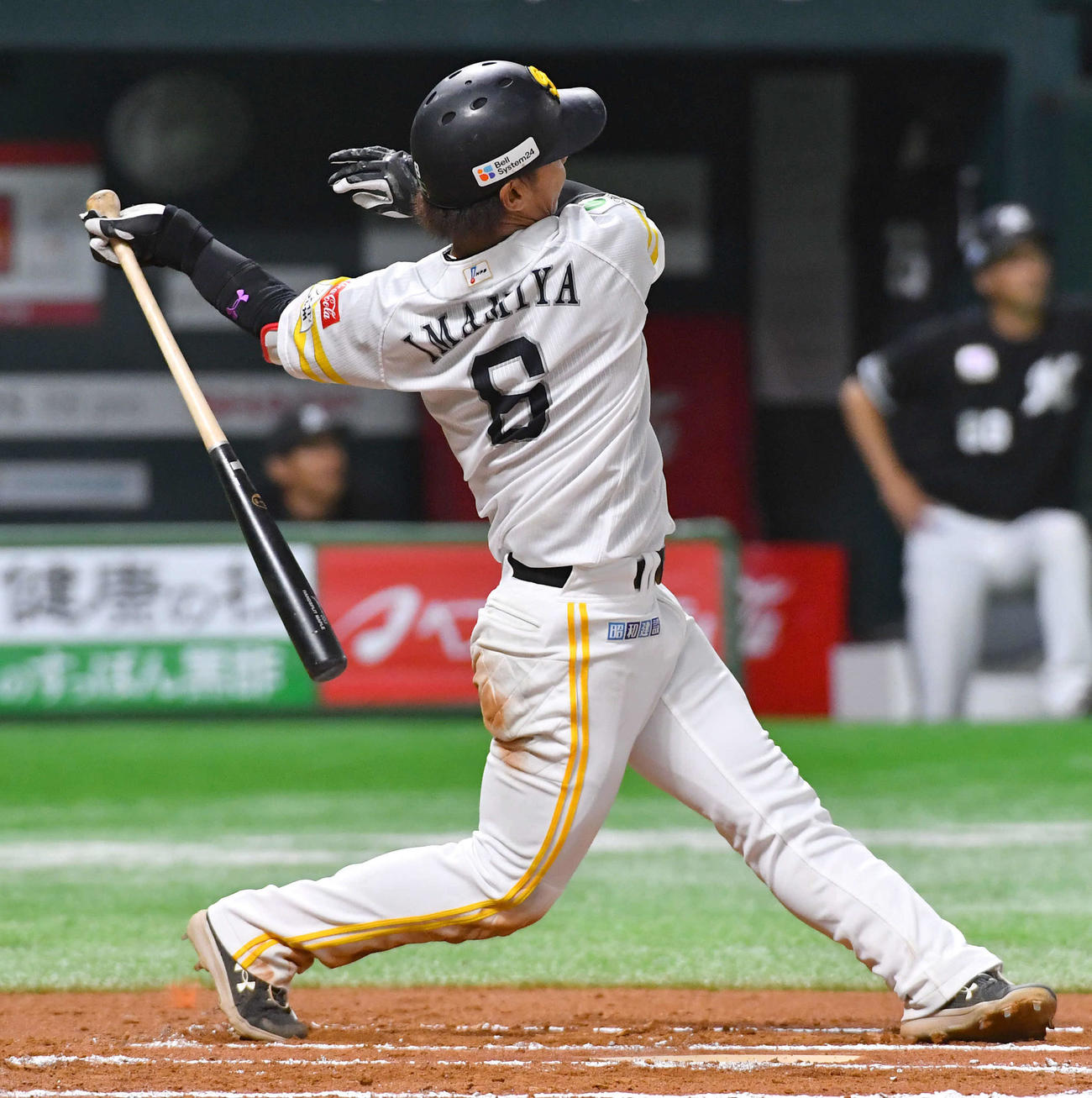 ソフトバンク対ロッテ　6回裏ソフトバンク2死、今宮は左越え本塁打を放つ（撮影・岩下翔太）