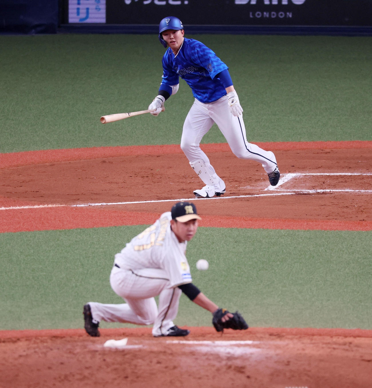 阪神対DeNA 6回表DeNA1死満塁、代打楠本は中適時打を放ち勝ち越しに成功。投手は桐敷（撮影・加藤哉）