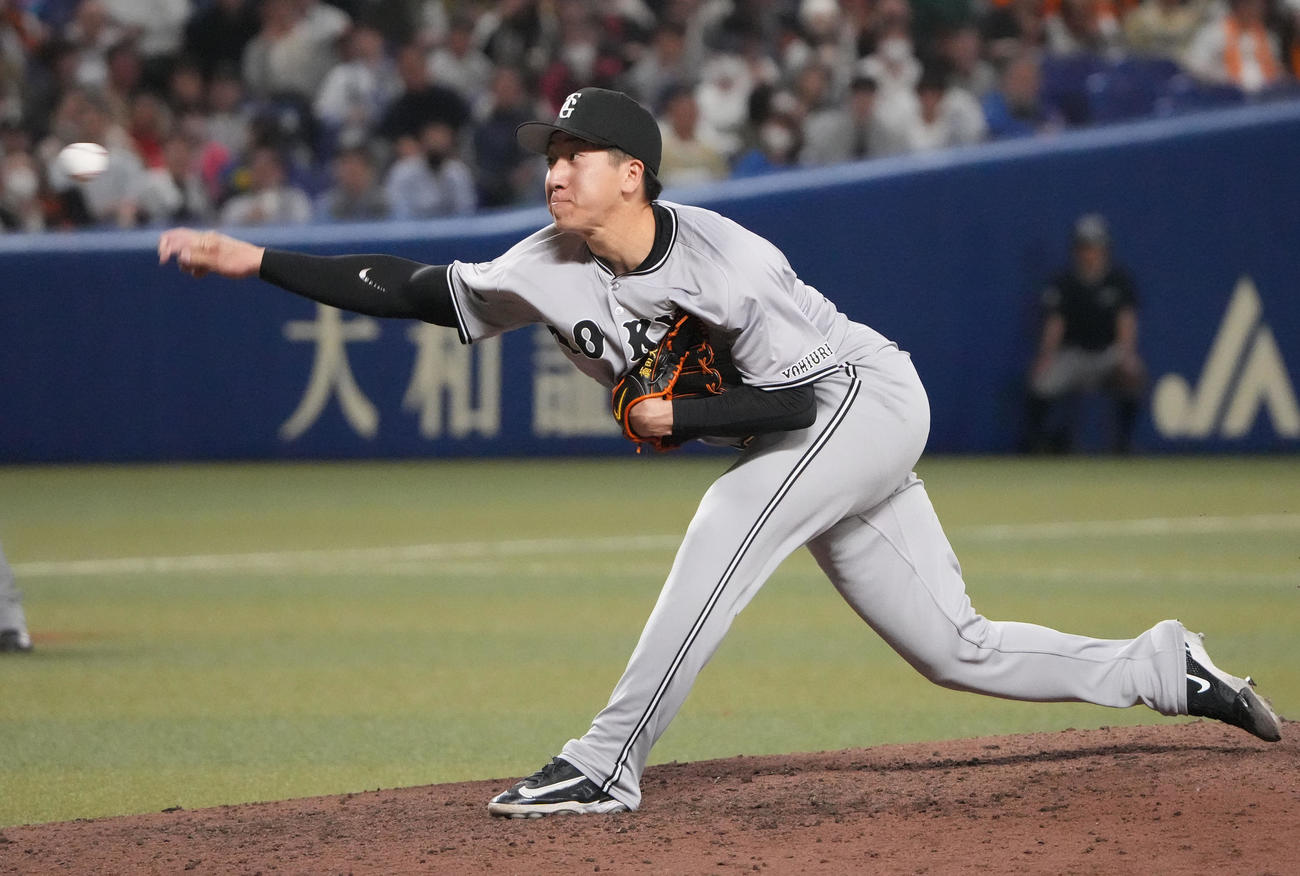 中日対巨人　9回裏、巨人3番手で登板する大勢（撮影・森本幸一）