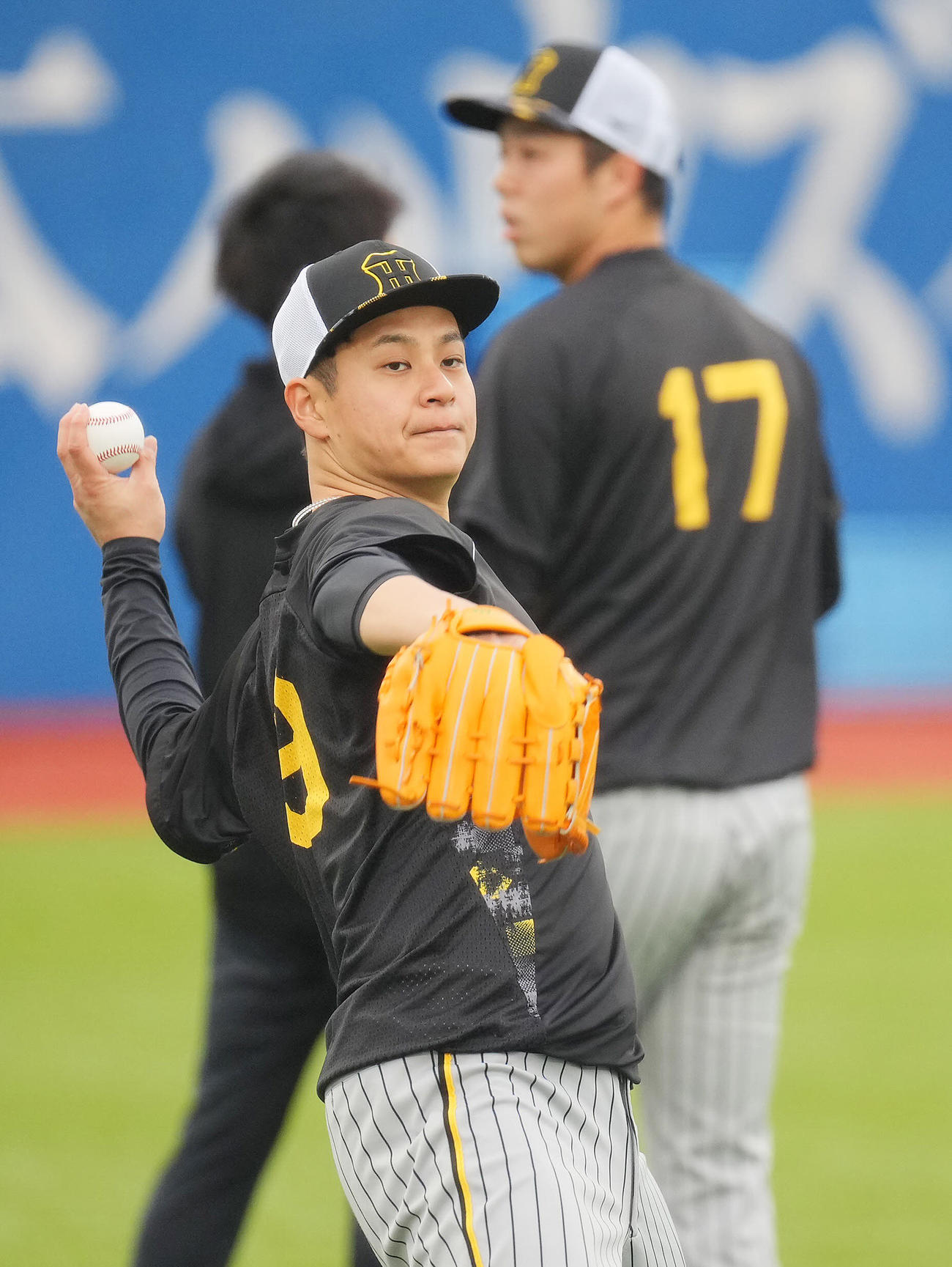 ヤクルト対阪神　投球練習を行う阪神大竹（撮影・垰建太）