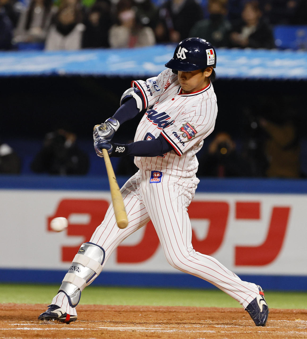 ヤクルト対阪神　3回裏ヤクルト無死、岩田は左前にプロ初安打を放つ（撮影・藤尾明華）