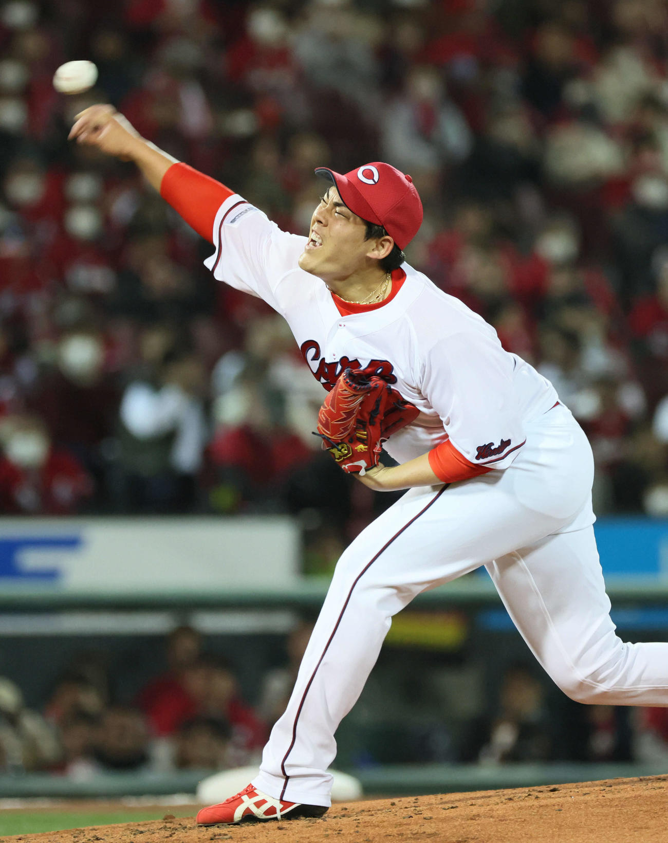 広島対中日　好投する九里（撮影・加藤孝規）