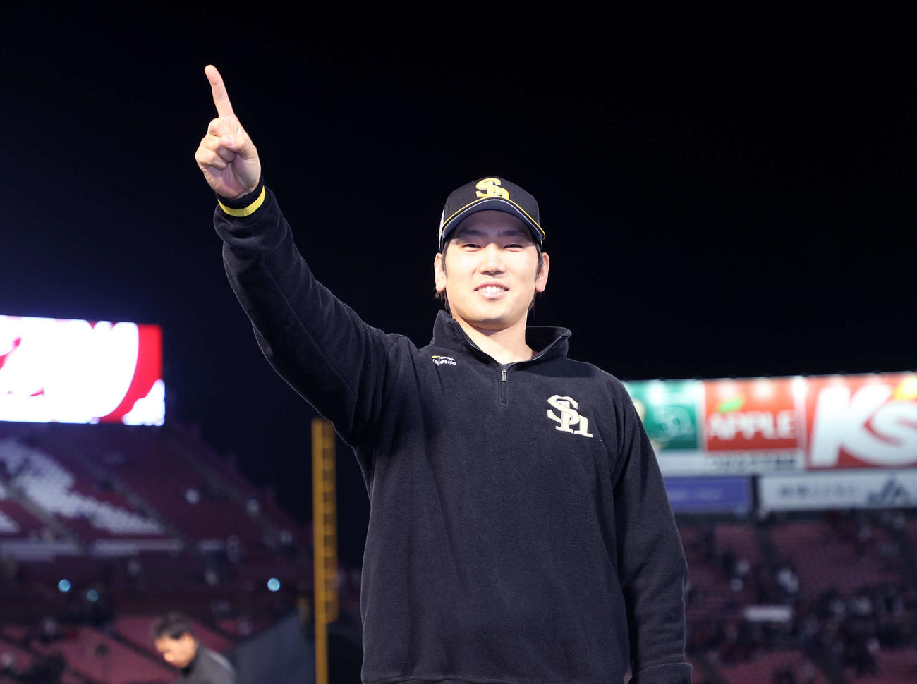 楽天対ソフトバンク　今季1勝を挙げたソフトバンク石川（撮影・鈴木正人）