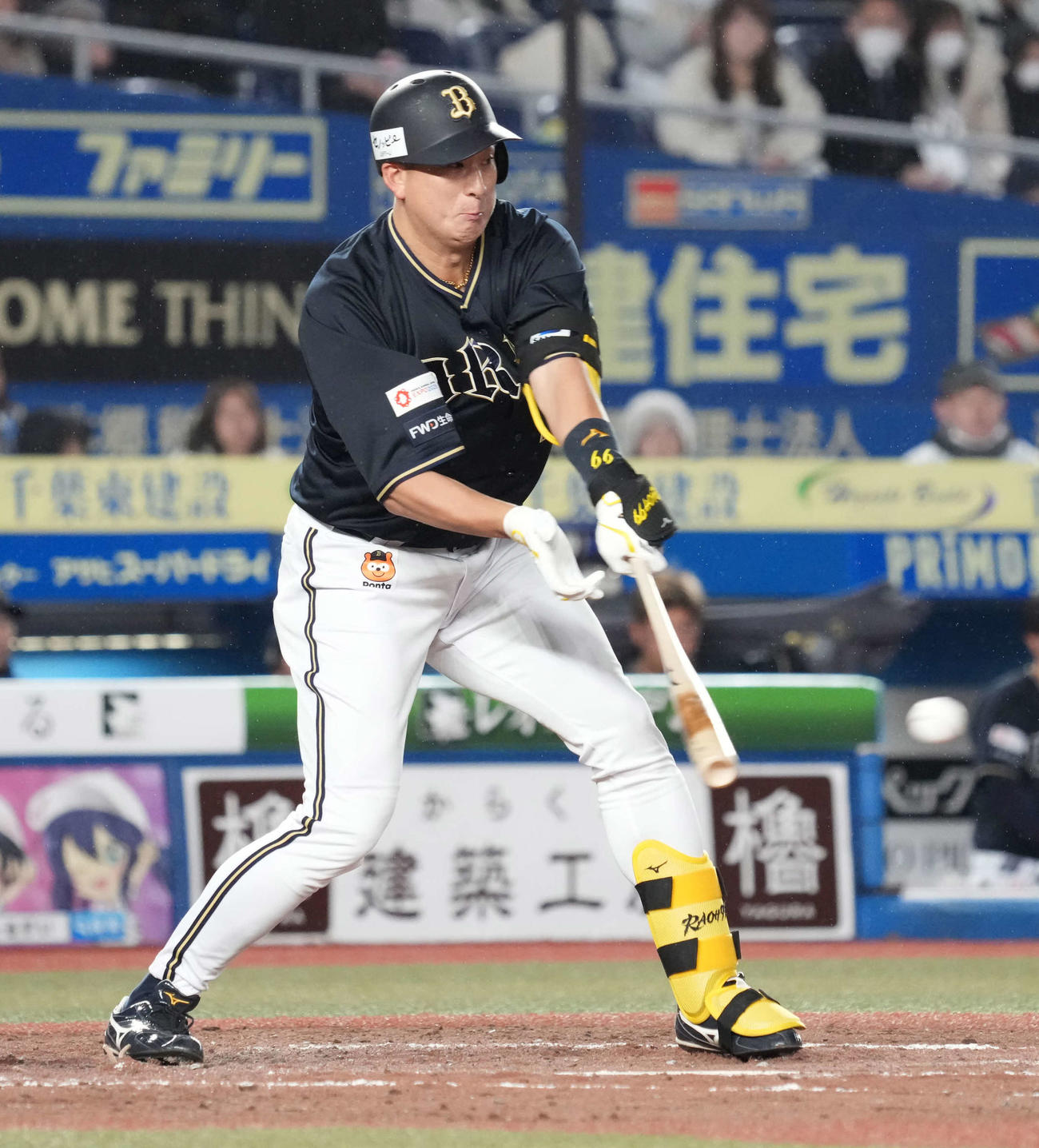 ロッテ対オリックス　5回表オリックス2死、杉本は投直に倒れる（撮影・小沢裕）