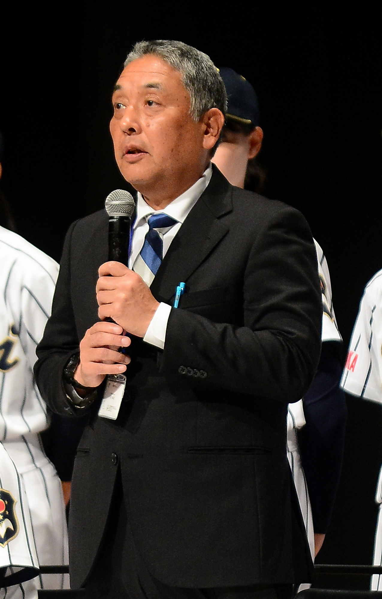 東海大静岡女子硬式野球部創部会見で話す弓桁監督（撮影・前田和哉）