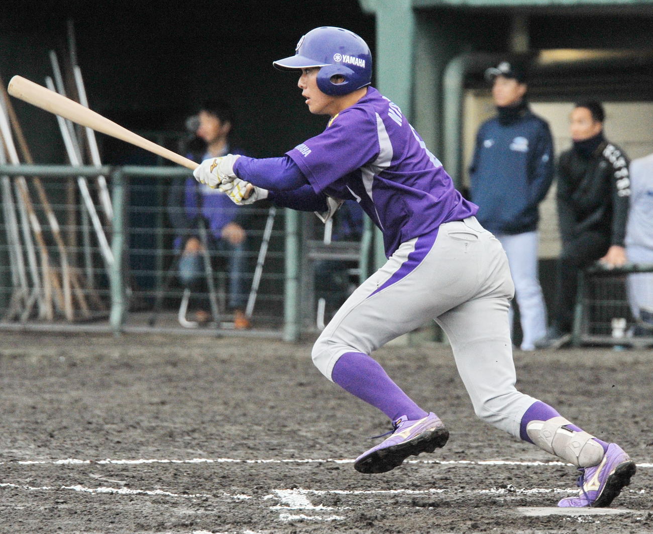 6回に2戦連続の適時打を放つヤマハ西村