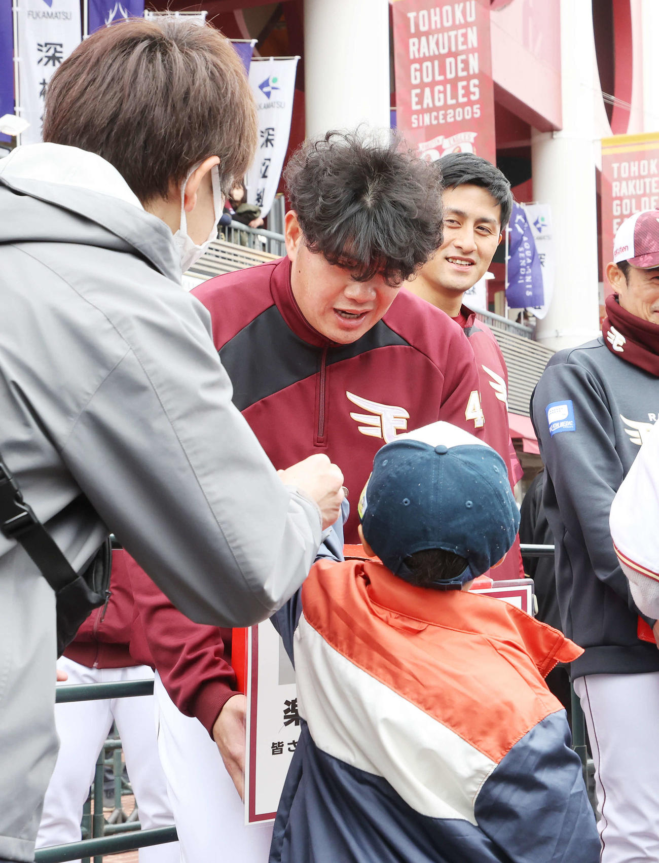 「令和6年台湾花蓮地震被害支援募金」活動する楽天宋（撮影・鈴木正人）