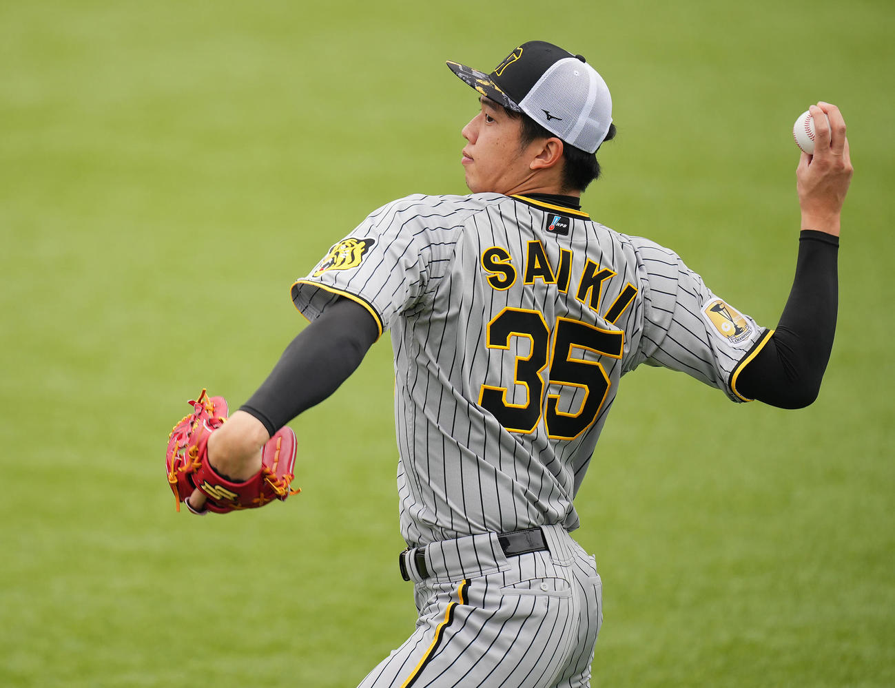 ヤクルト対阪神　試合前、投球練習する阪神才木（撮影・垰建太）