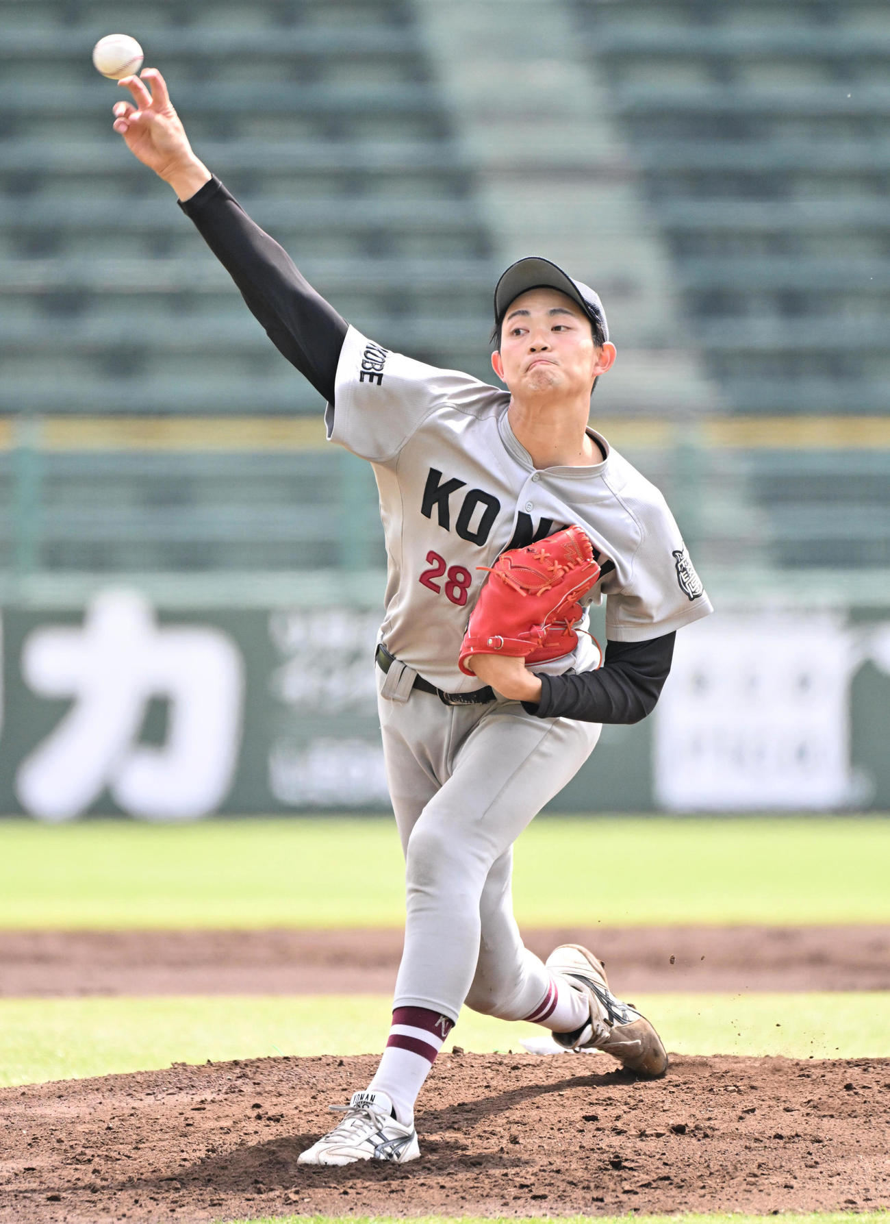 甲南大対関国大　甲南大先発の岡本駿（撮影・石井愛子）