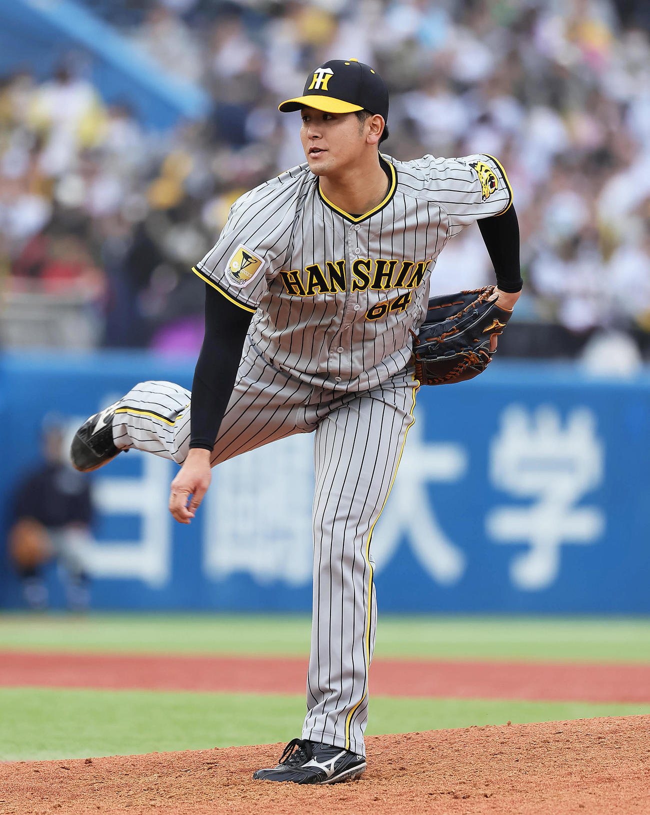 ヤクルト対阪神　7回から登板した阪神岡留（撮影・足立雅史）