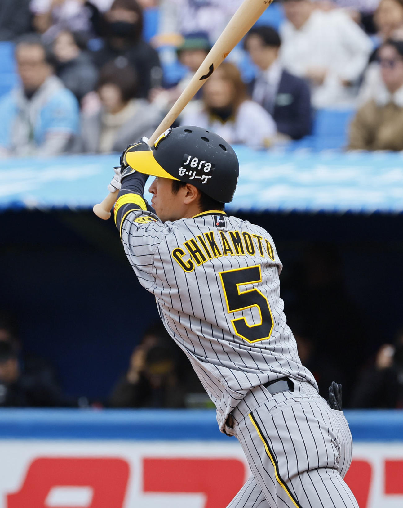 ヤクルト対阪神　4回表阪神無死、近本は右越えに本塁打を放つ（撮影・藤尾明華）