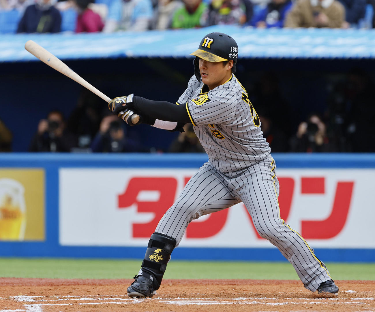 ヤクルト対阪神　7回表阪神無死、前川は右前打を放つ（撮影・藤尾明華）