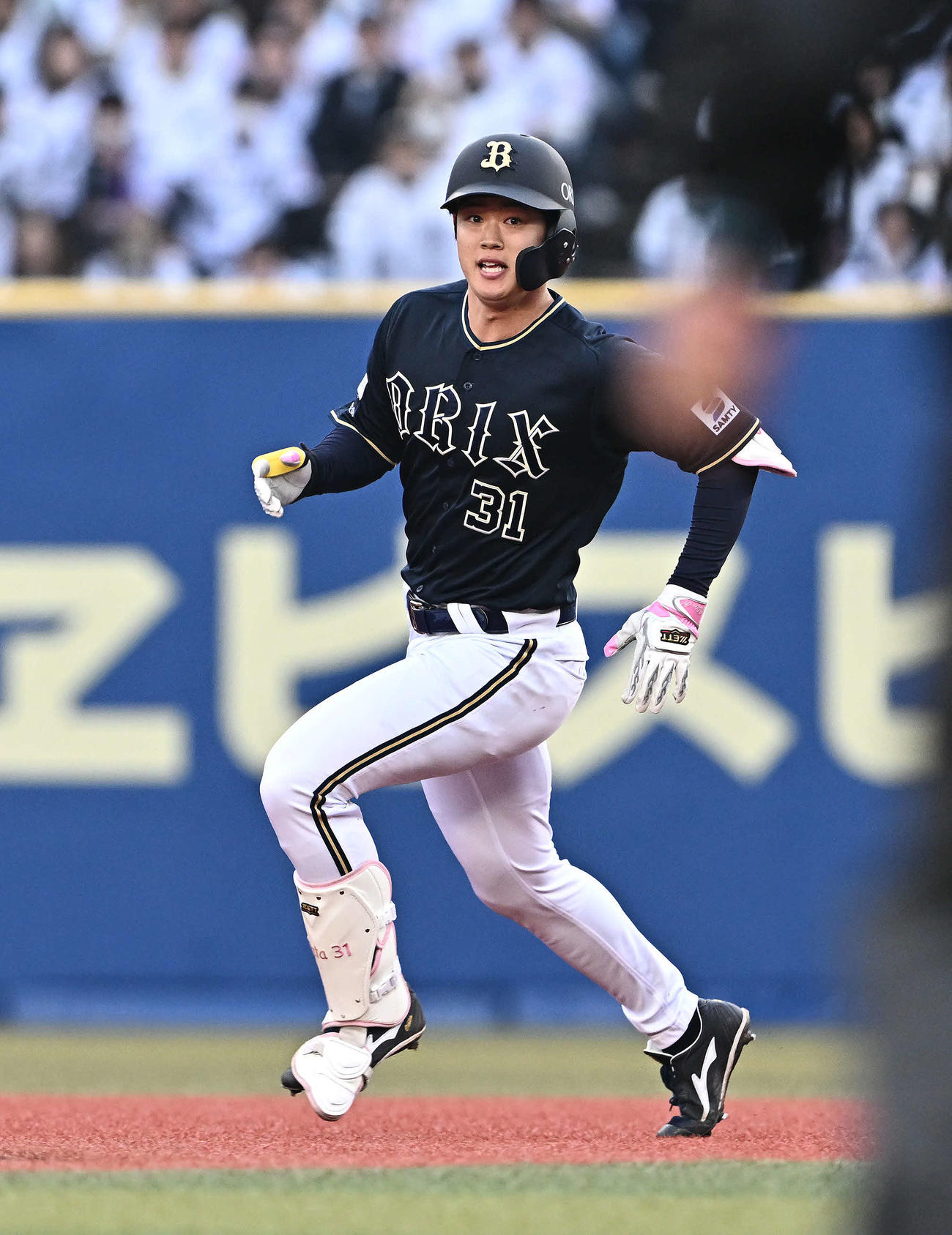 ロッテ対オリックス　9回表オリックス2死一、二塁、左2点適時二塁打を放った太田（撮影・滝沢徹郎）